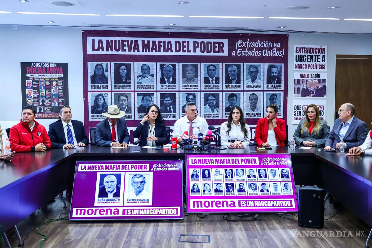 $!Dejan corona fúnebre en casa de diputada Paola Gárate en Culiacán; PRI exige protección