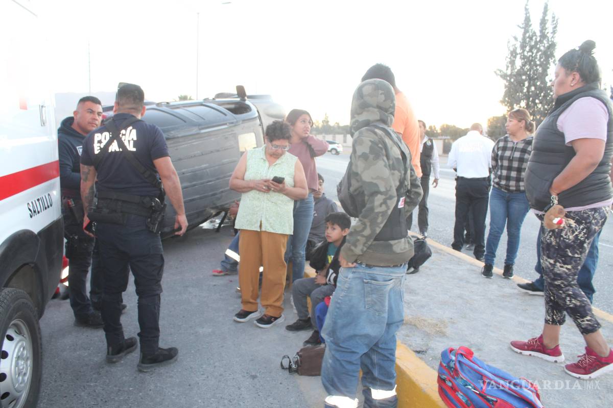 Chocan al sur de Saltillo y vuelcan