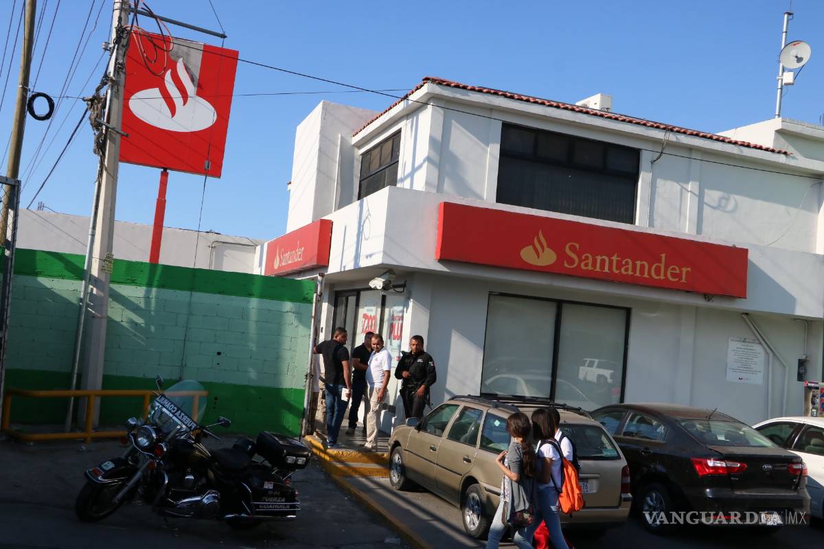 Toman de rehén a gerente en un banco de Saltillo, y sujetos se llevan 5 millones de pesos
