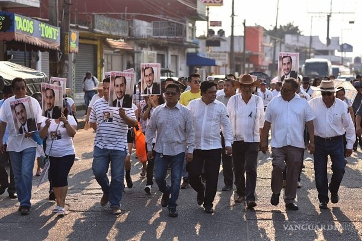 Marchan por la paz tras masacre