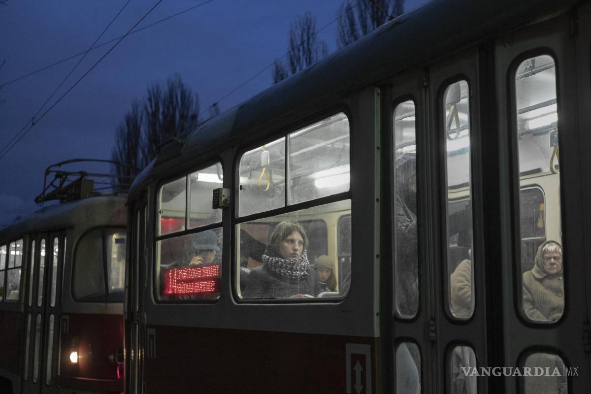$!Un psicoterapeuta atribuyó la renuencia de los ucranianos a emocionarse a la persistente neblina de la época soviética.