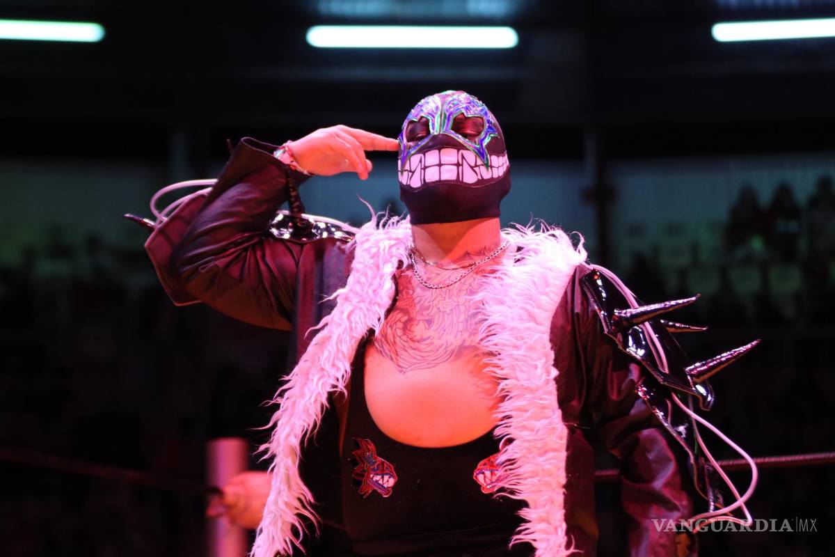 Magia y lucha libre cautivan a los saltillenses