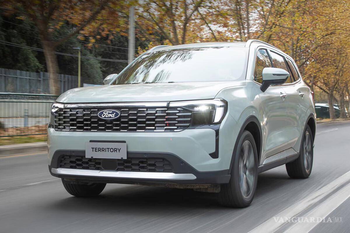 $!El habitáculo suma nuevas combinaciones de colores y tapicería.