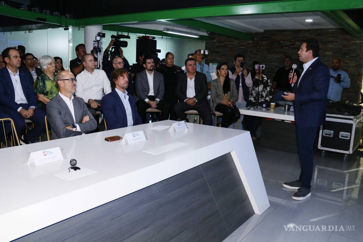 $!El alcalde Javier Díaz González y el gerente general de Agsal, Iván José Vicente, encabezaron la inauguración del nuevo pozo.