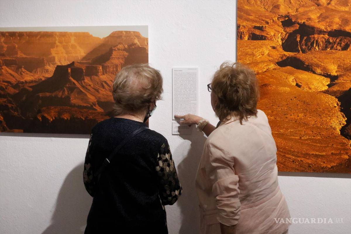 $!Inauguran exposición fotográfica “El desierto para creadoras de Nueva York” en el MUDE