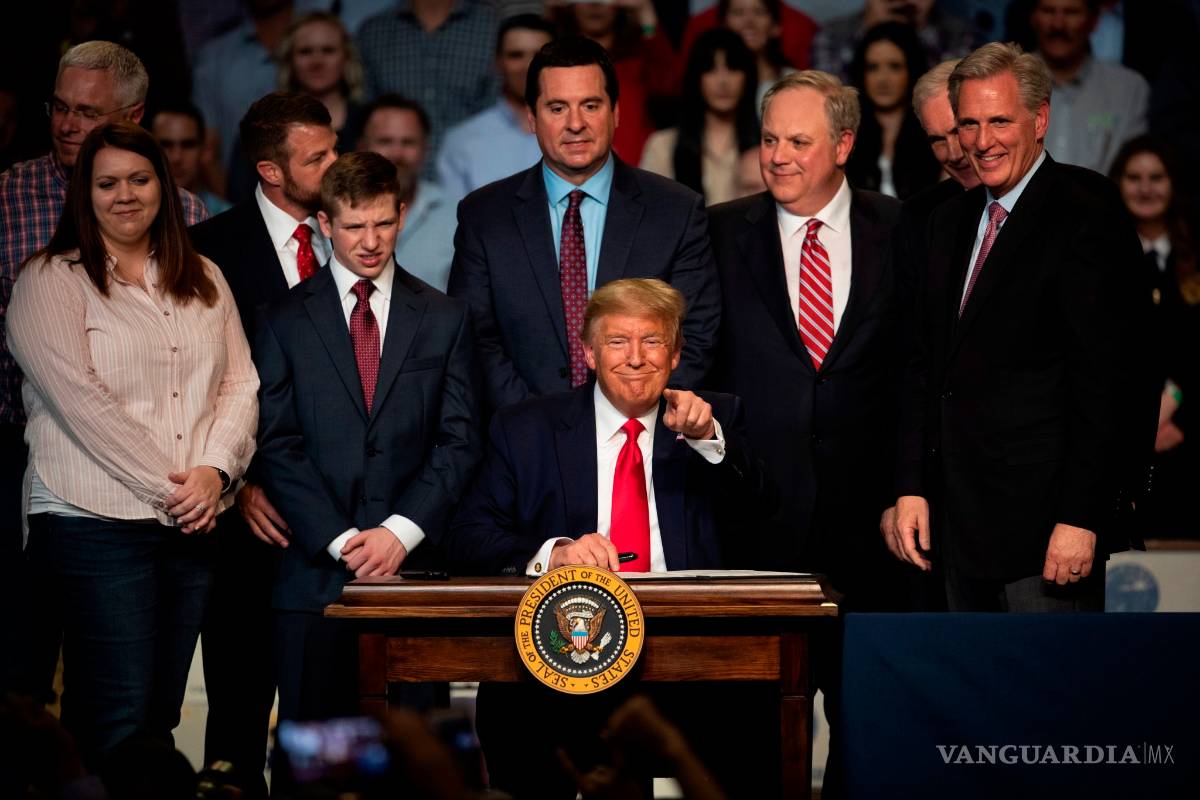 Se proclama Trump jefe de la policía estadounidense