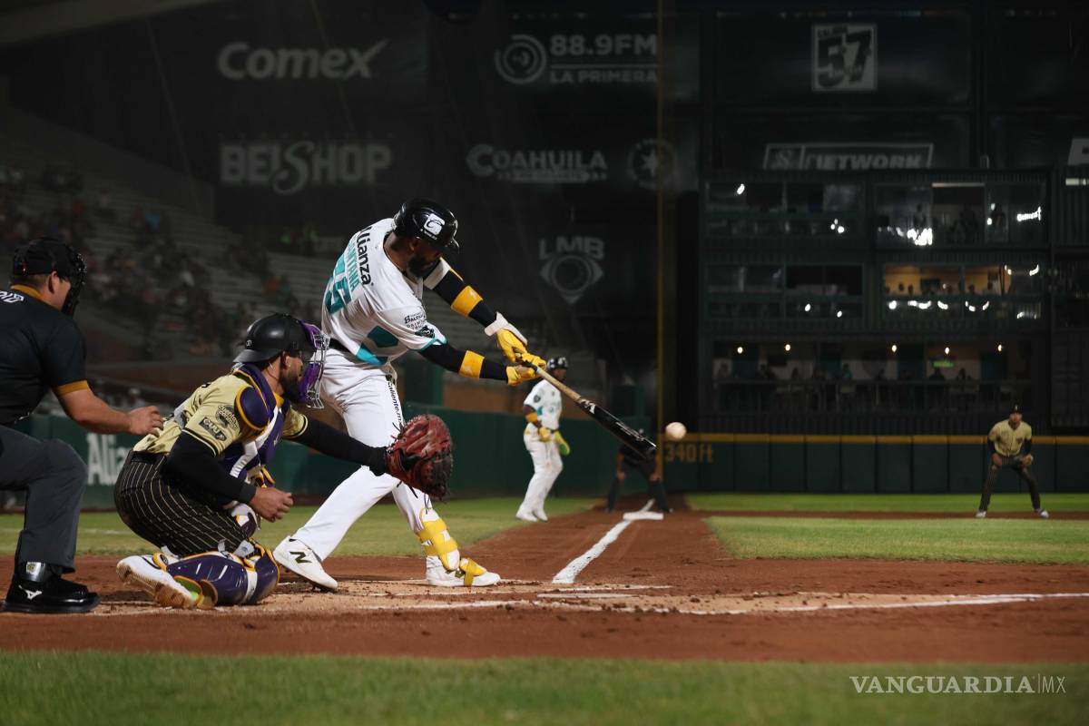 $!Cristian Santana impulsó la segunda carrera del juego con un imparable al jardín derecho en la primera entrada.