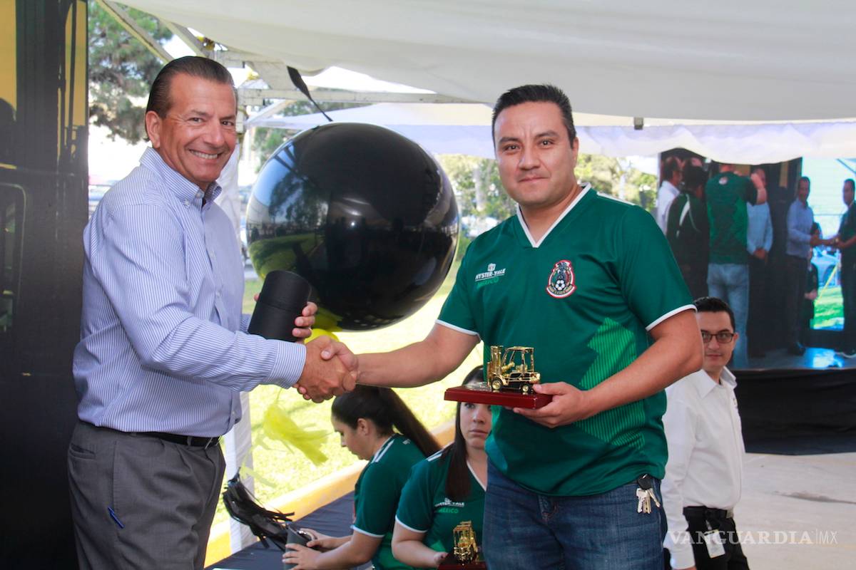 $!Celebración del Vigésimo Aniversario de la empresa Hyster-Yale Group, presidida por Edmundo Morales Gerente de la planta