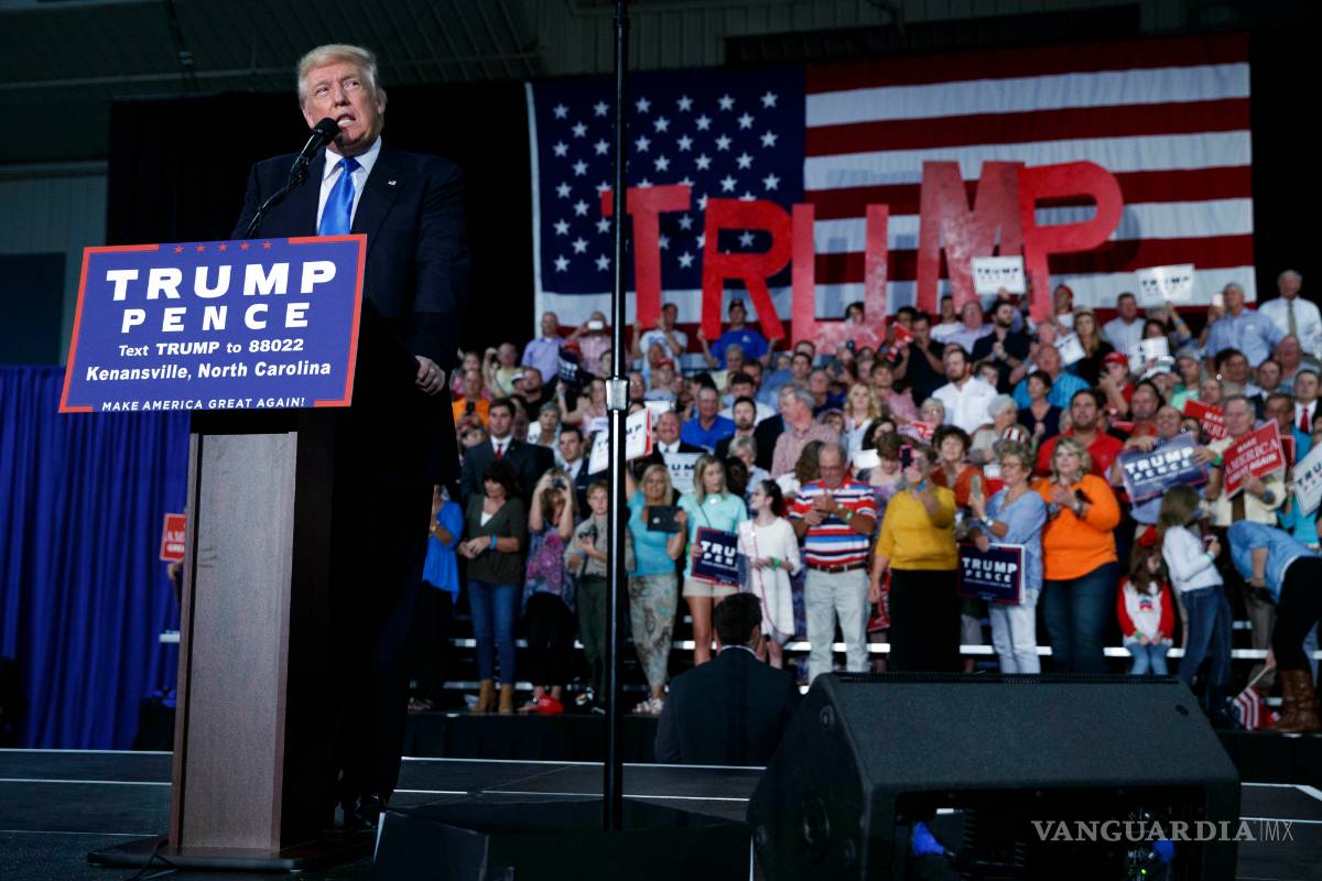 Trump vincula atentados con migrantes, y simpatizantes le gritan: “¡Construye el muro!” (Video)