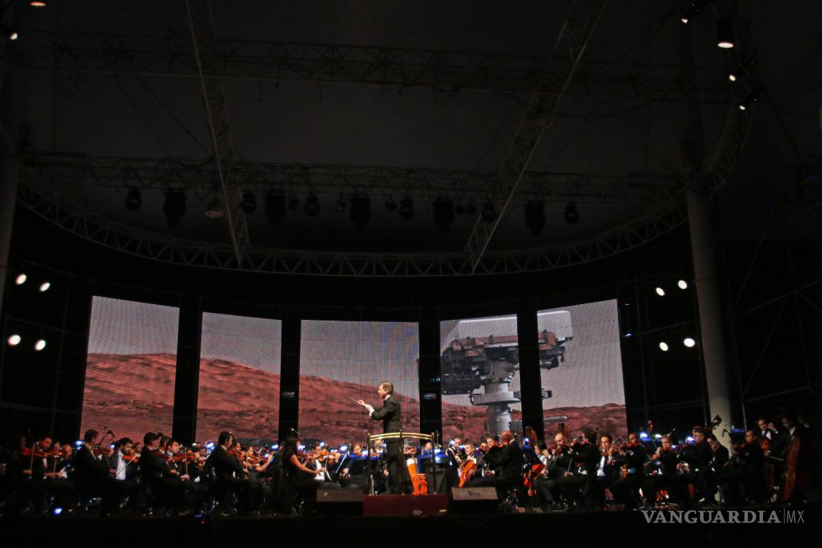 $!Una noche interplanetaria en la FIL