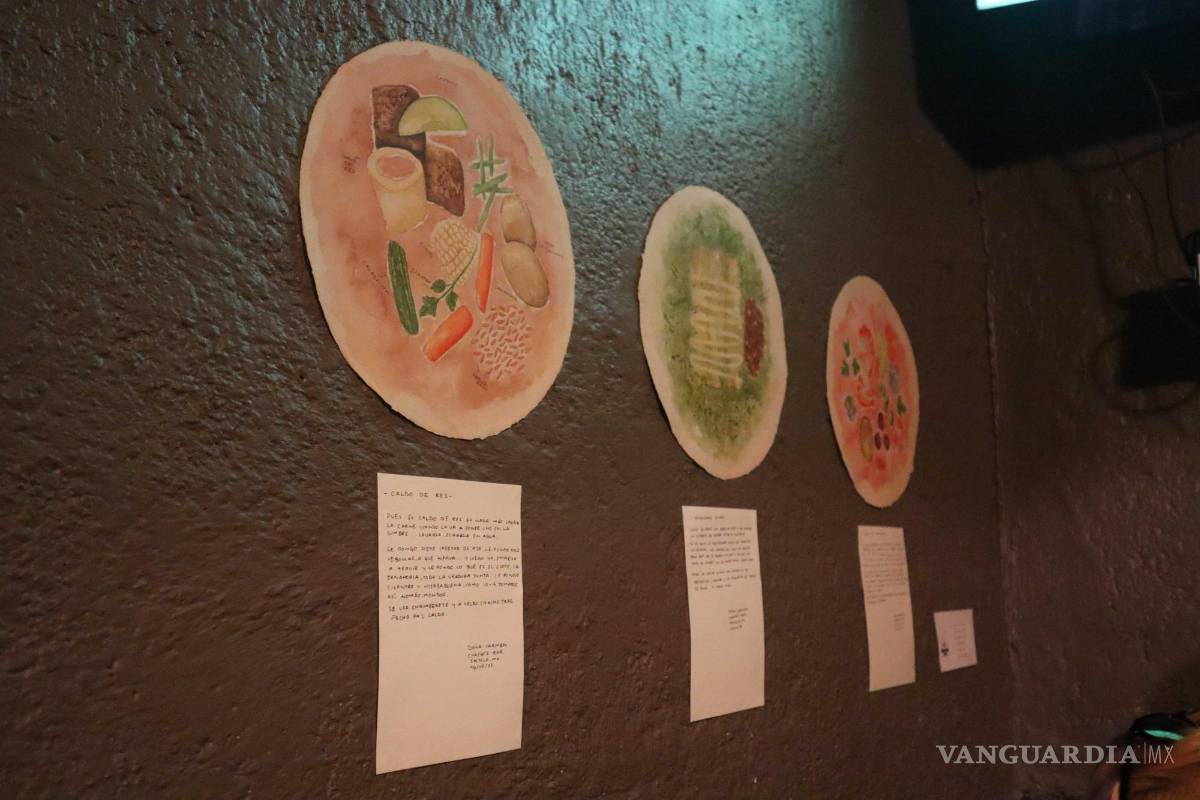 Artistas ‘enchulan’ el Chacho’s Bar con exposición inspirada en la cantina