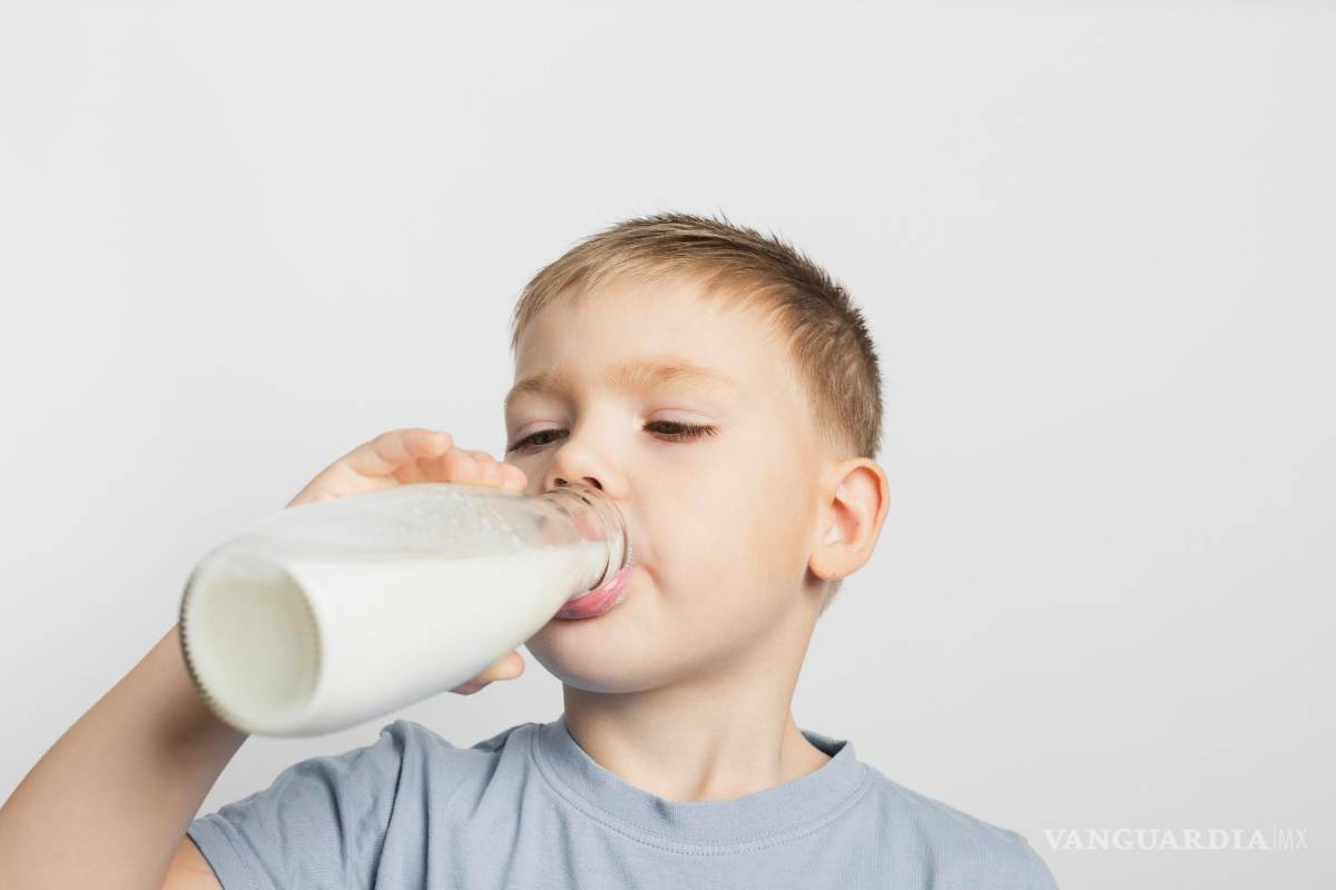 $!¡No lo hagas!... 3 hábitos peligrosos con los alimentos que debes evitar para cuidar tu salud