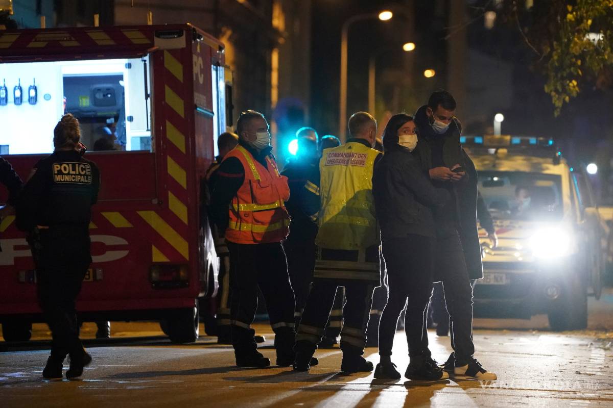 Balean a clérigo en Lyon, Francia