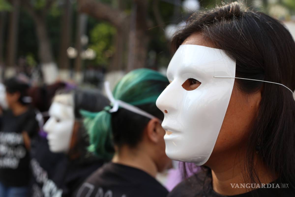 $!Marchan para exigir alto a la violencia contra la mujer