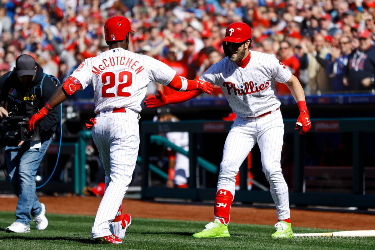 $!Bryce Harper no tiene el mejor debut con los Filis en la victoria ante los Bravos