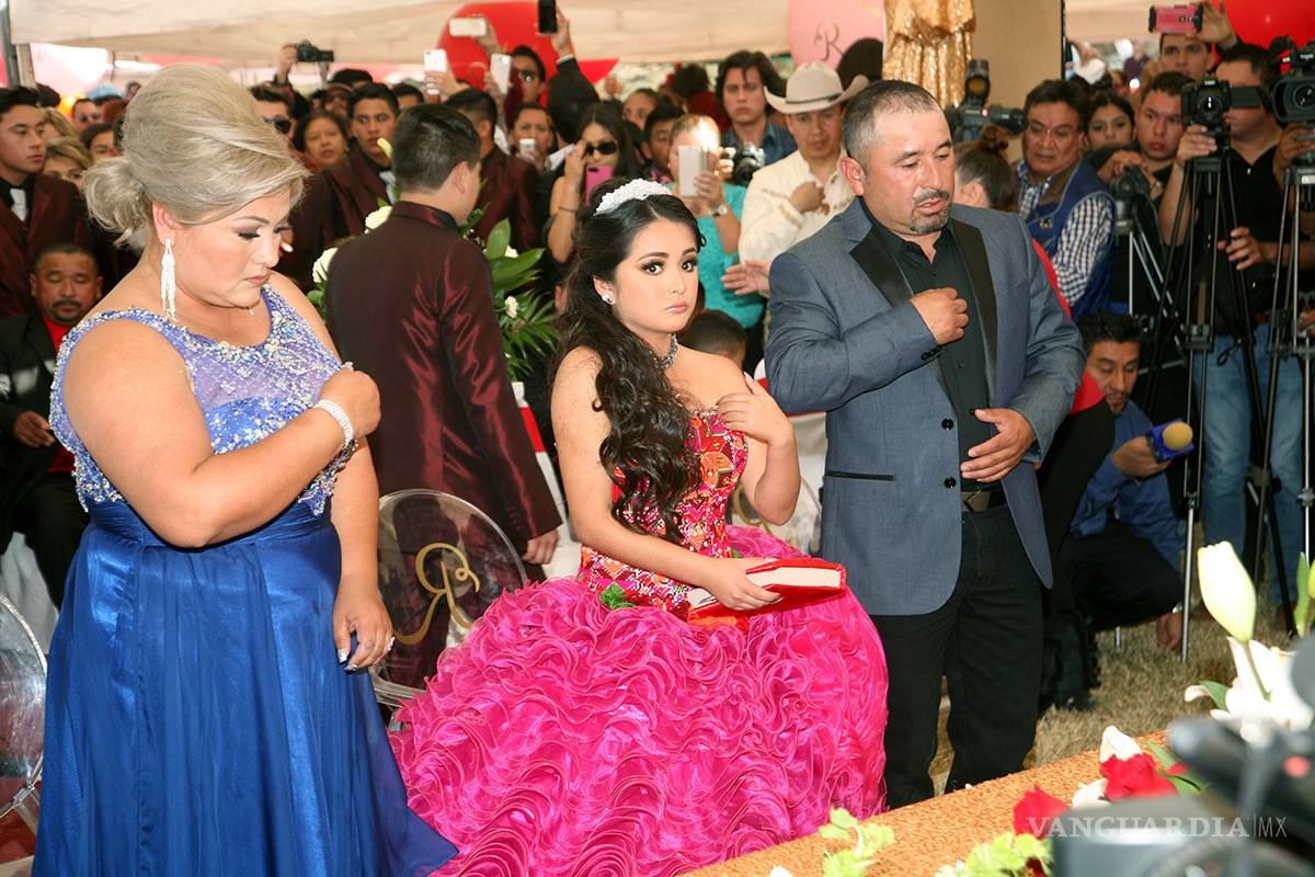 $!Llegó la fecha, miles llegaron al ejido La Joya para los XV de Rubí