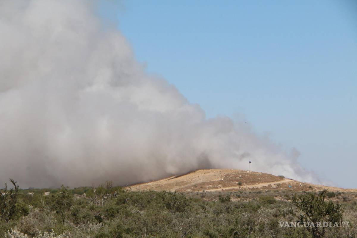 Arde el relleno sanitario, nube de humo se extiende por el norte de Piedras Negras