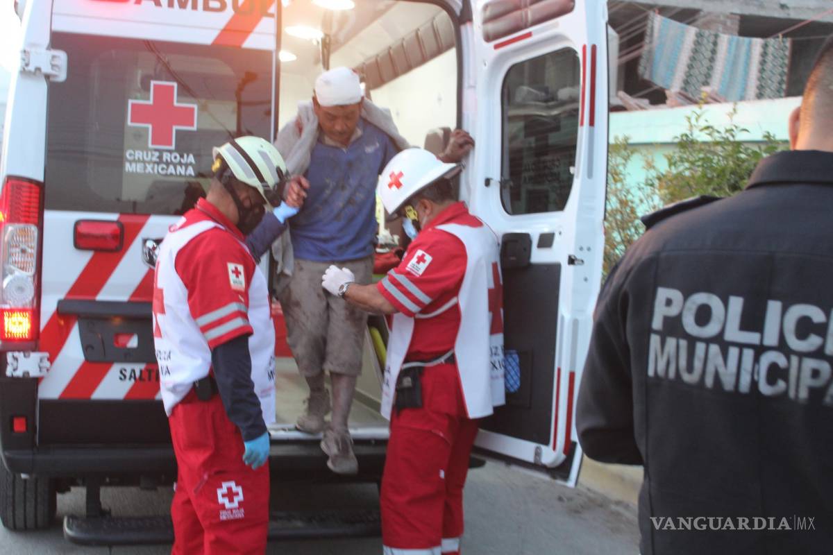 Hombre alcoholizado cae de la azotea y se abre la cabeza, en Saltillo