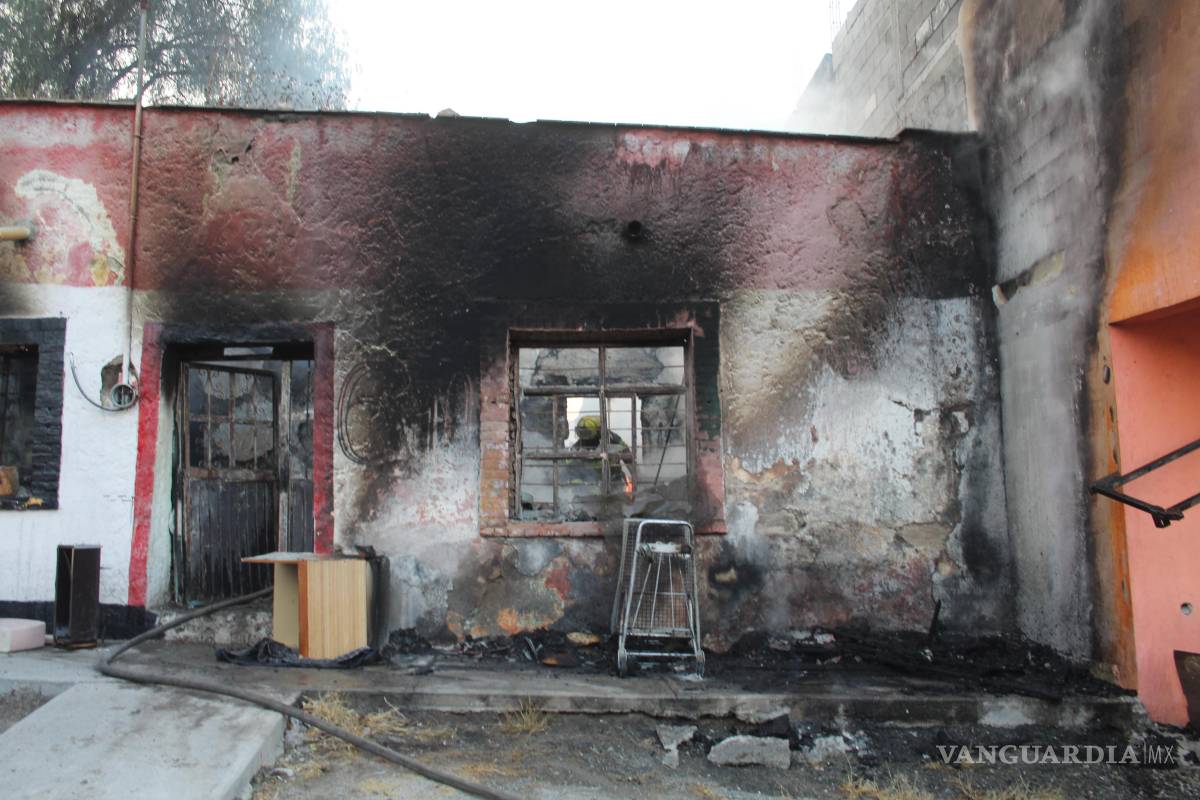 Incendian casa en Águila de Oro, en Saltillo; identifican a los responsables