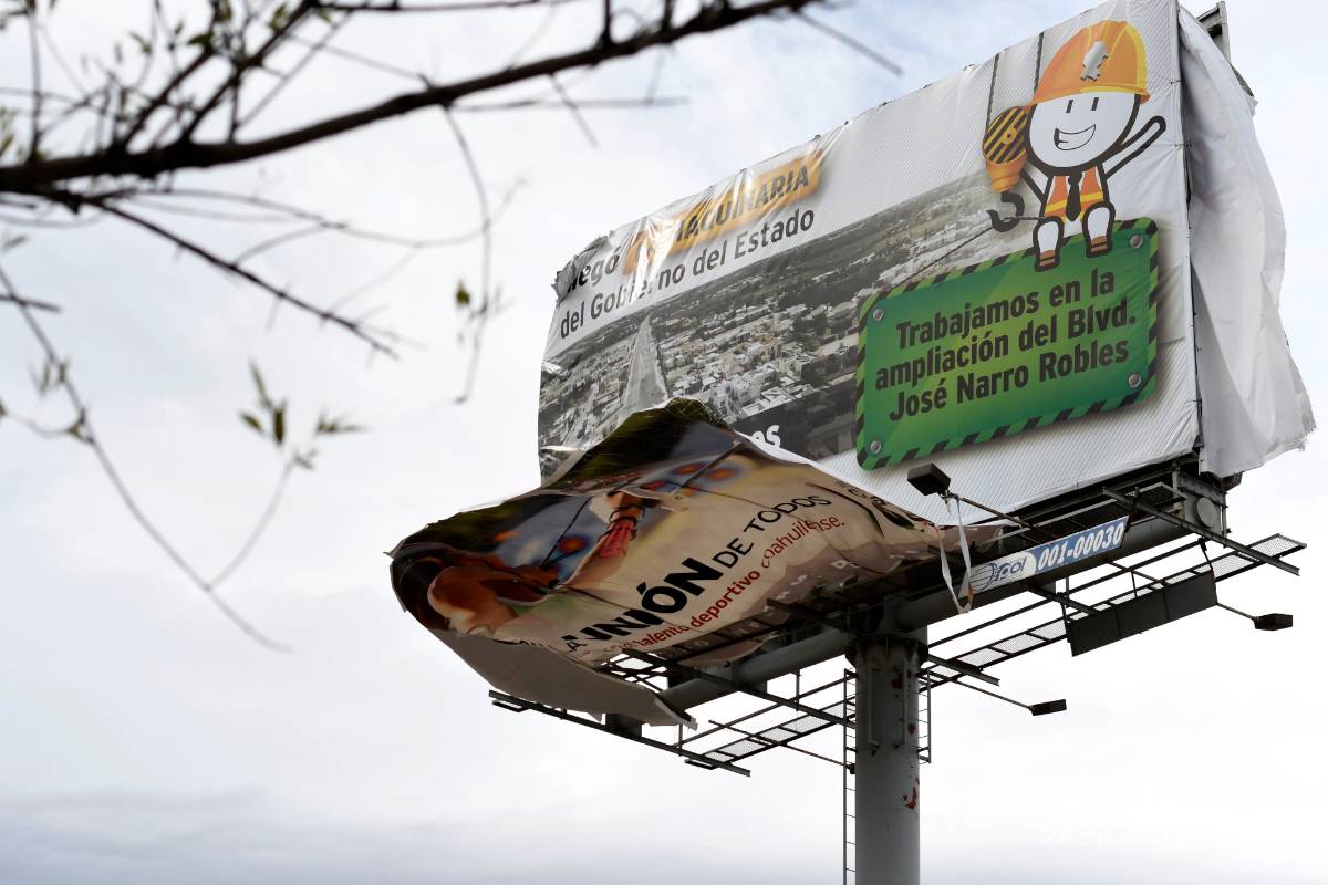 $!Sorprende ventarrón a Saltillo (fotos)