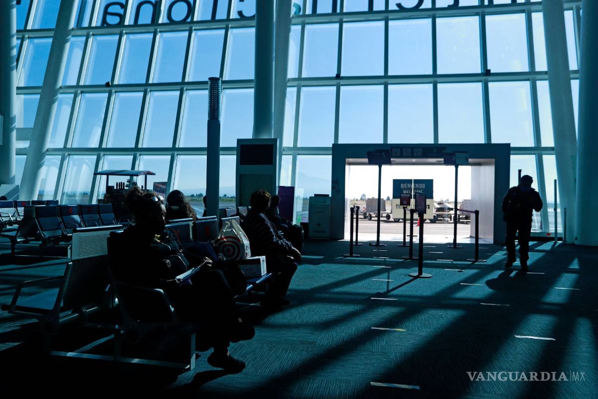 Secretaría de Salud lanza alerta para evitar viajes internacionales no esenciales por COVID-19