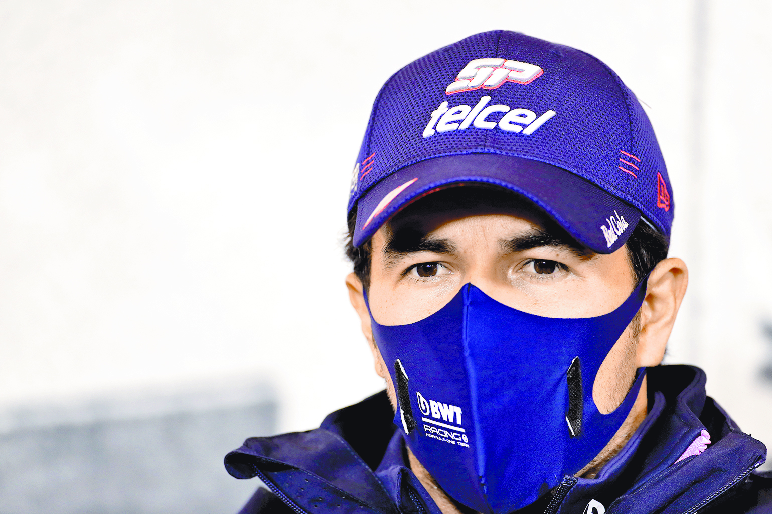 Sergio Pérez hace un ‘guiño’ a posible futuro con Red Bull