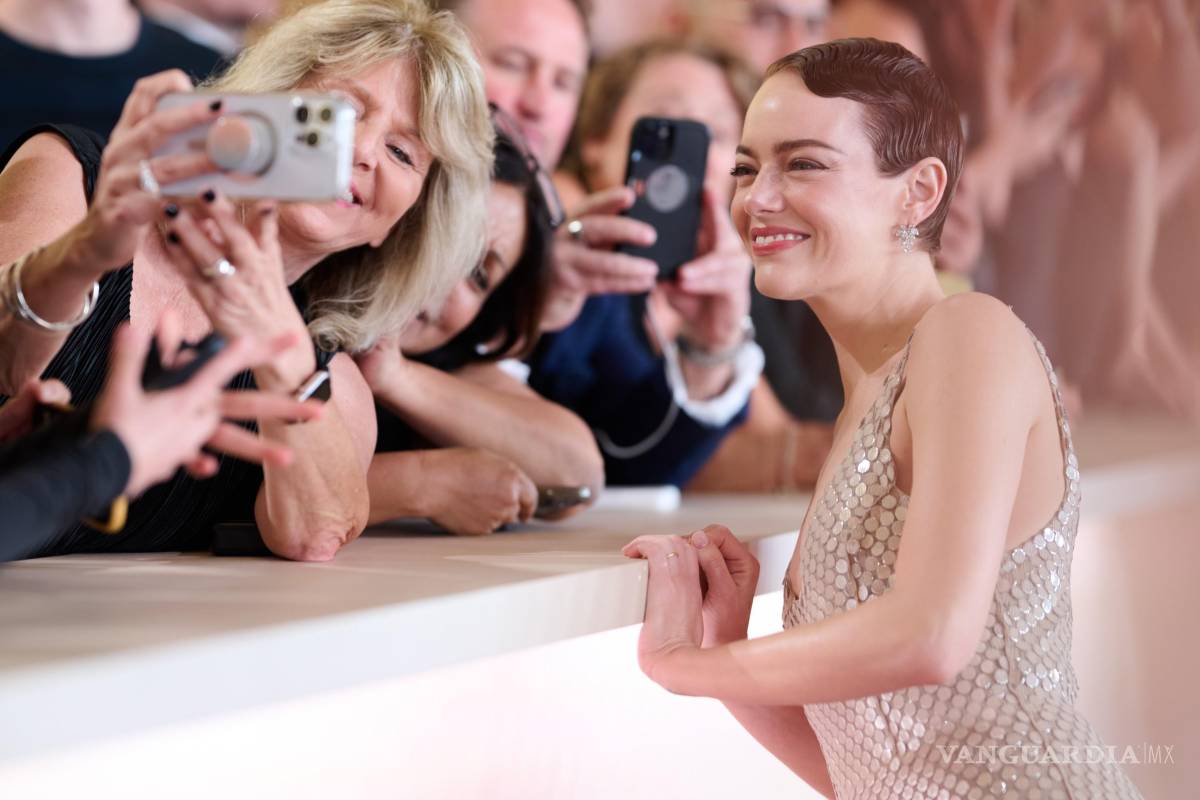 $!Emma Stone habla con VANGUARDIA sobre su cambio de imagen para la cinta ‘Bugonia’