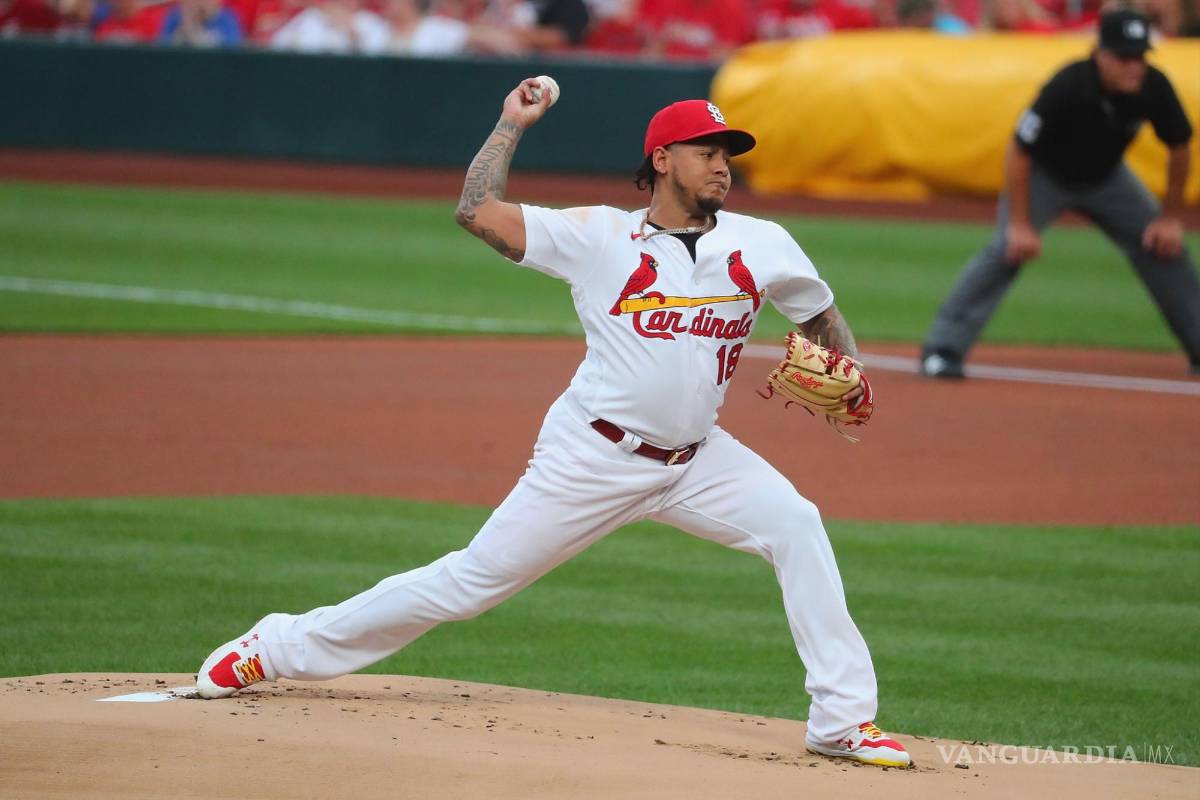 Carlos Martínez firma contrato de Ligas Menores con San Francisco