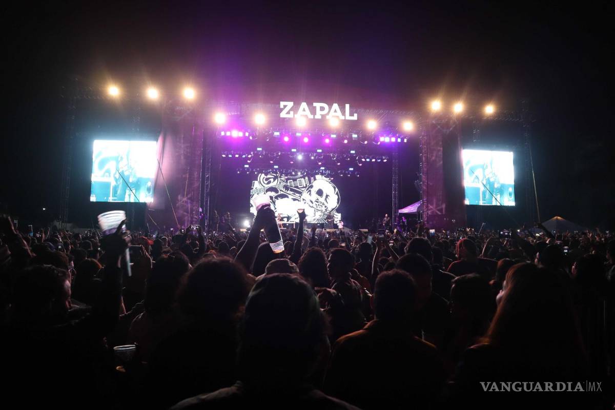 Vocalista de Efelante se accidenta antes de subir al escenario en el Zapal de Saltillo