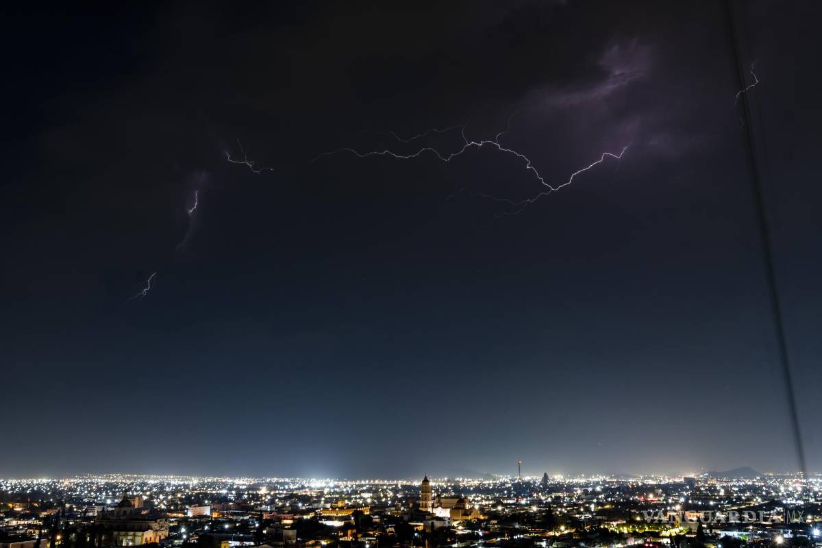 Intentan protegerse de fuerte tormenta; a dos personas les cae un rayo en ejido en la Región Sureste de Coahuila
