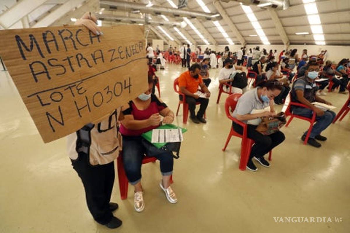 Avanza vacunación de jóvenes en IP; sin fecha para público en general