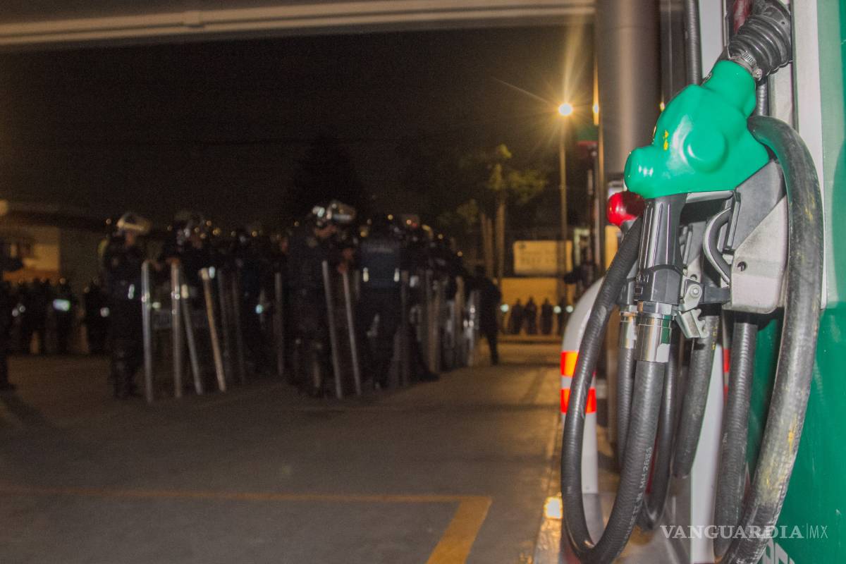 Cierran al menos 100 gasolineras por amenazas de bloqueos y ataques