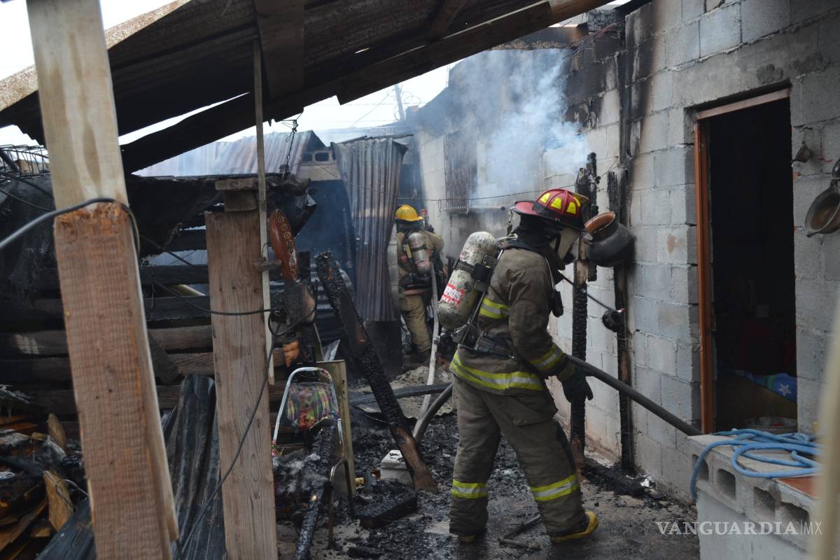 Se incendia vivienda en la colonia Evaristo Pérez de Saltillo