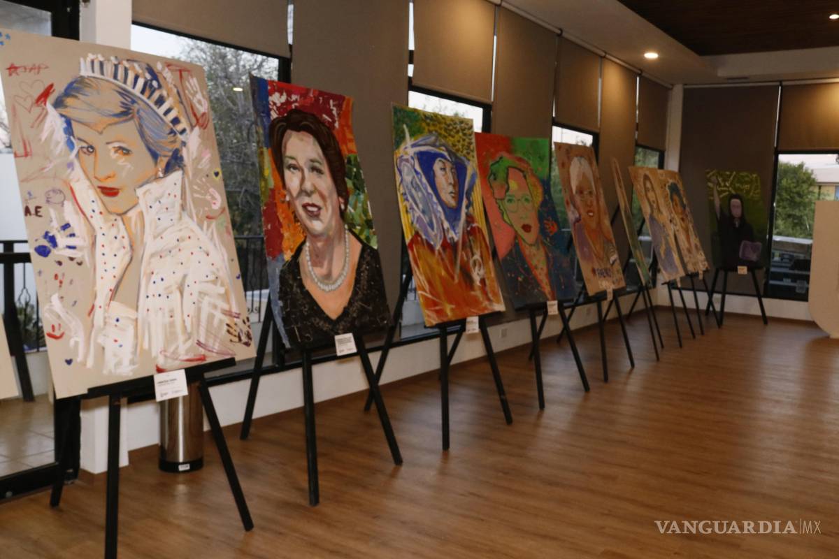 $!Una exposición engalanó el lobby de la Sala Emilio Talamás.