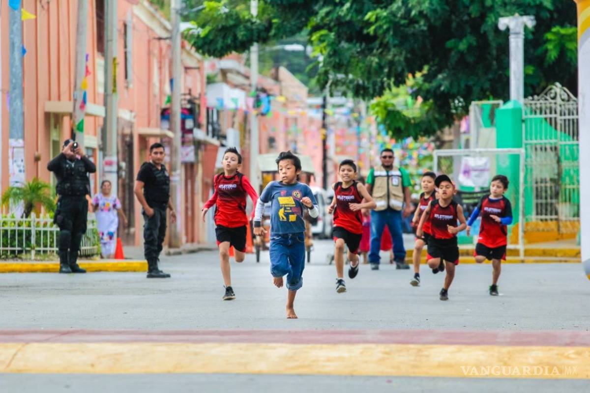 Niño yucateco rompe el Internet al correr descalzo en una competencia