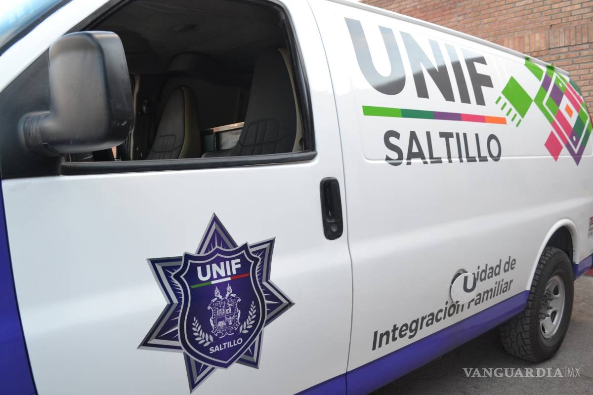 A gritos pedía ayuda y autoridad la rescata