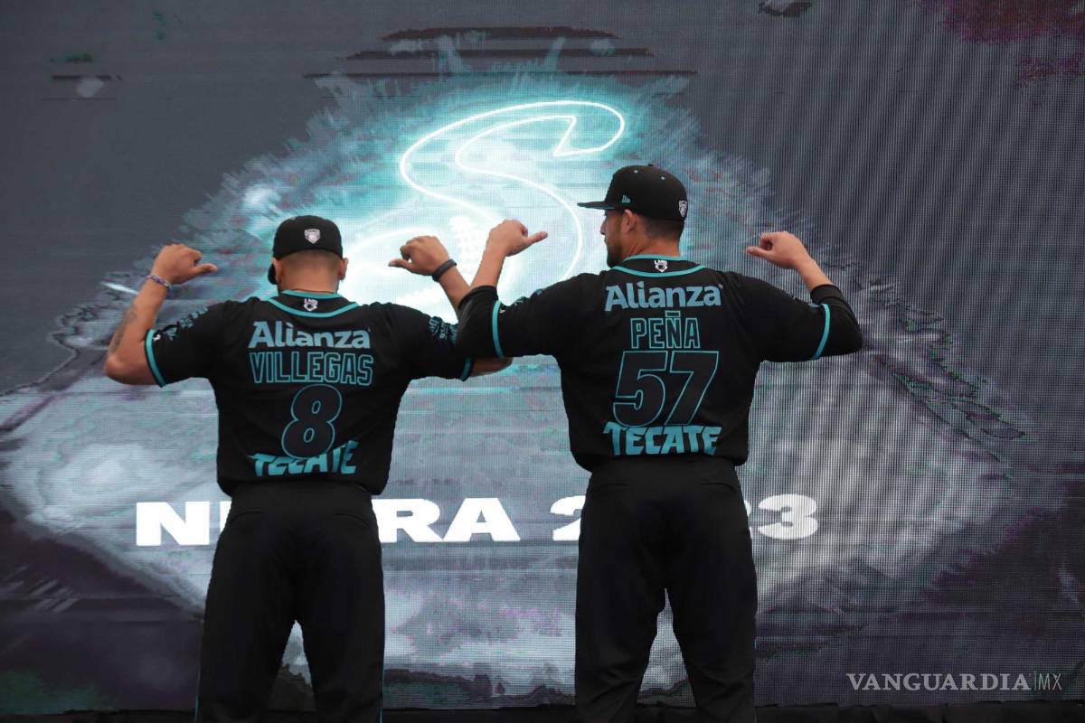 $!Villegas y Peña mostraron la elegante casaca negra, que suele ser la favorita de la afición.