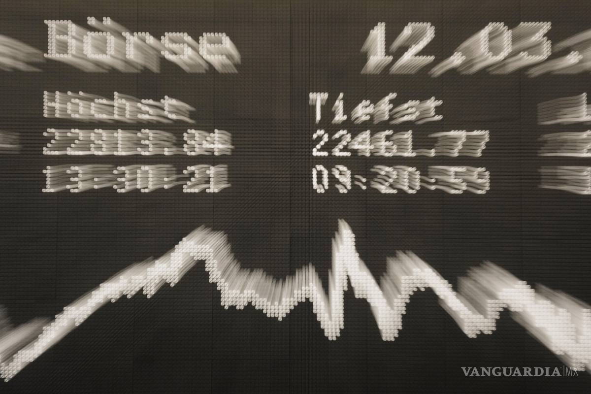 Tras guerra arancelaria, Wall Street cae un 10% por debajo de su récord