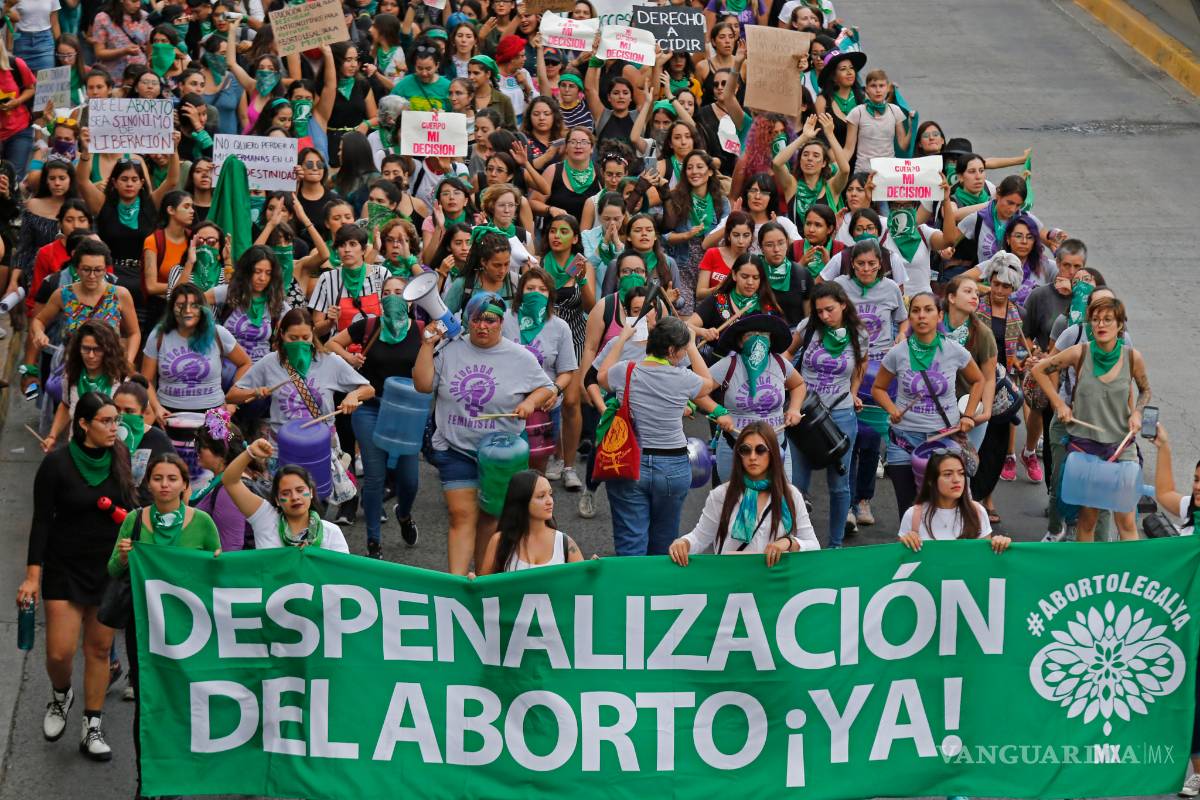 La marea verde se extiende a los estados de México por un aborto legal, seguro y gratuito