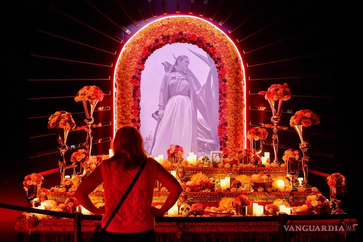 $!Una persona durante la inauguración de Frida Kahlo: La vida de un ícono, como parte del Festival de Sydney 2023, en Sydney, Australia.