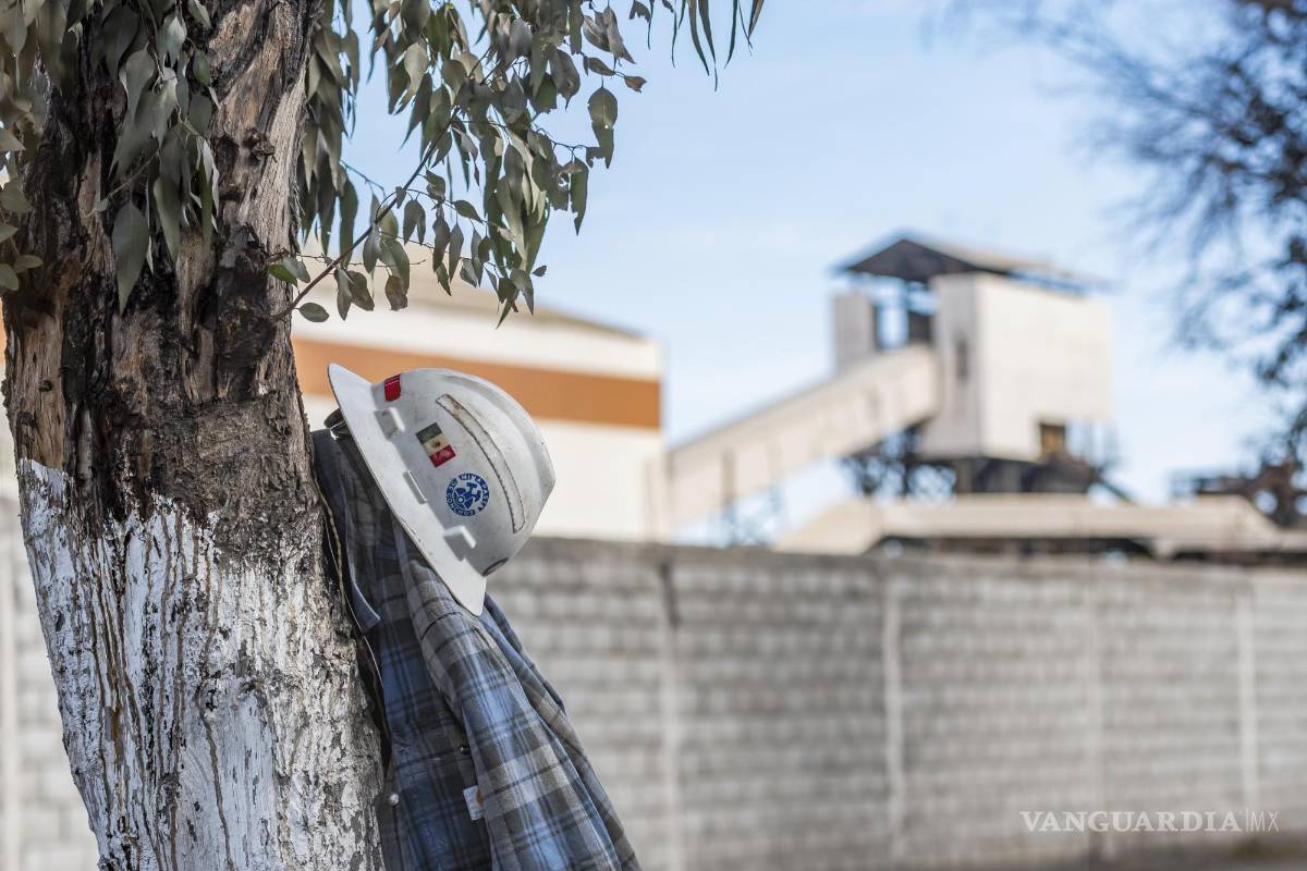 Trabajadores suspenden obras de rescate en la mina Pasta de Conchos por incumplimiento con sus pagos