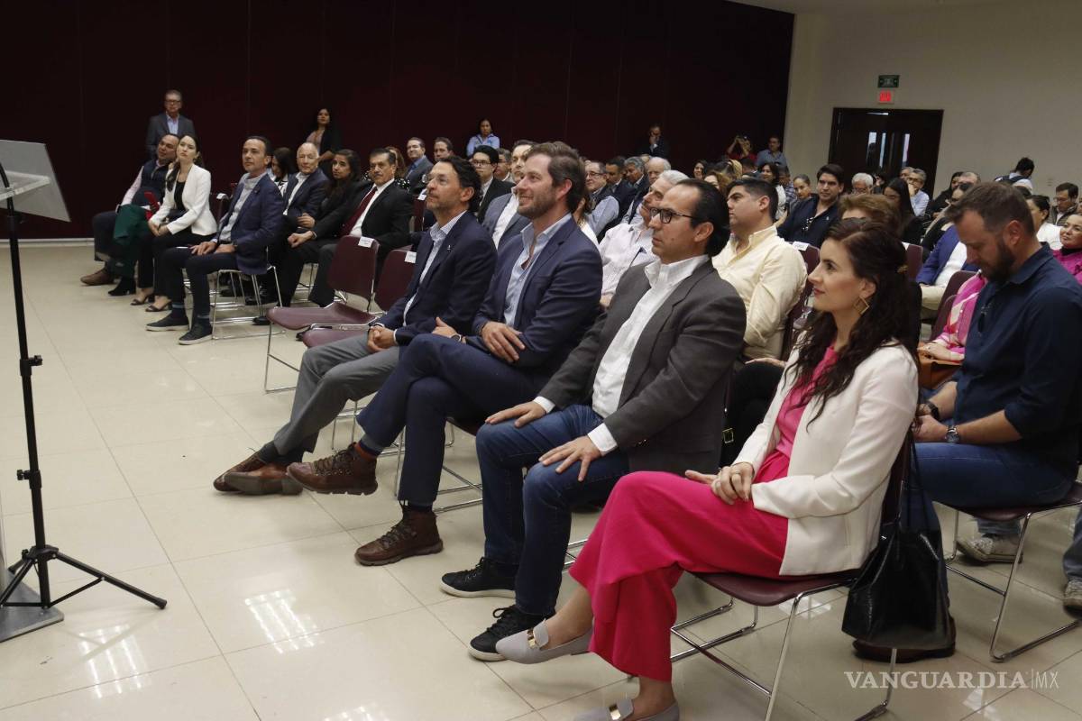 $!Empresarios e integrantes de la sociedad civil asistieron a la plática con el experto electoral.