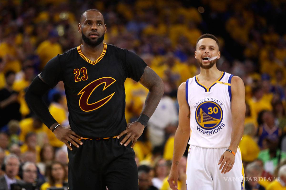 $!LeBron y Curry se unen a favor del control de armas en Estados Unidos