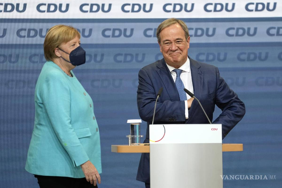 Bloque político de Merkel, en desventaja en elecciones alemanas