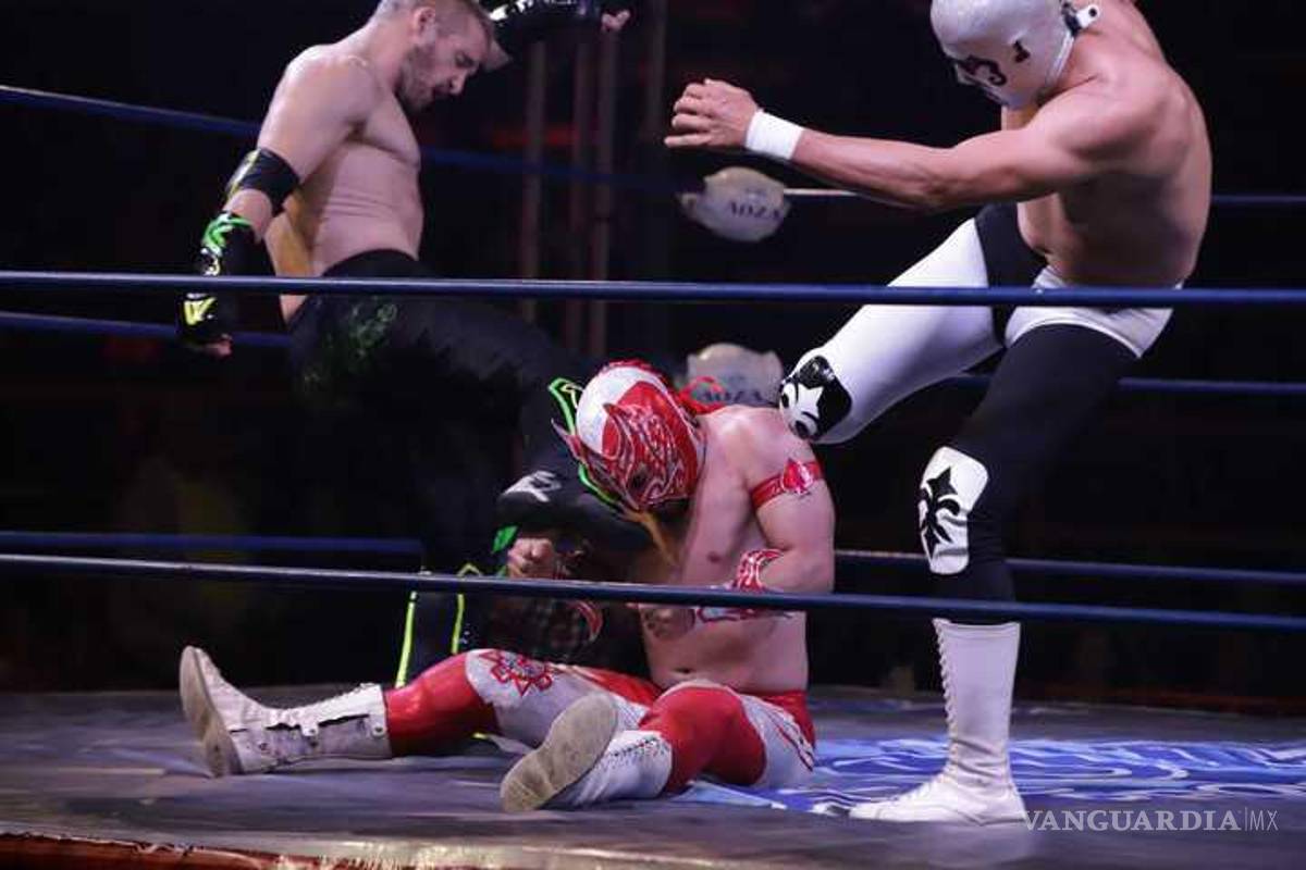 Vibrante noche de lucha libre vivió Saltillo este sábado