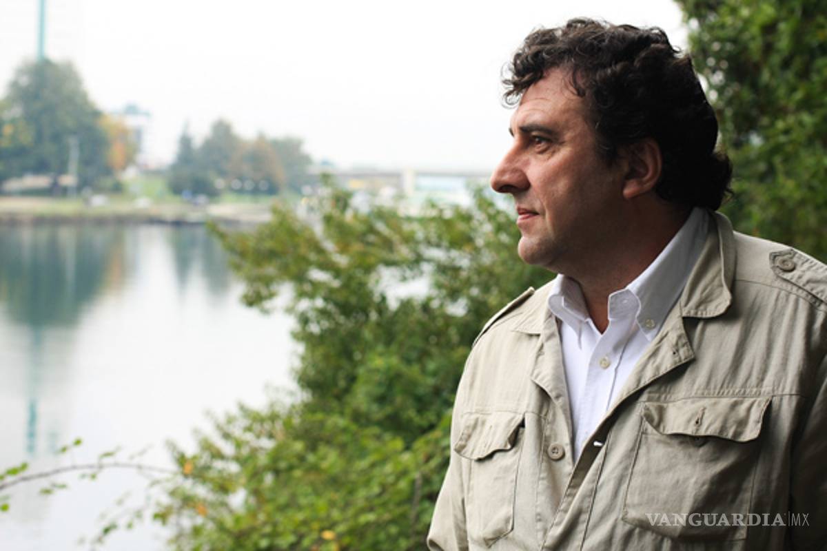 Facebook es una fábrica y la vida afectiva la mercancía: Vicente Serrano