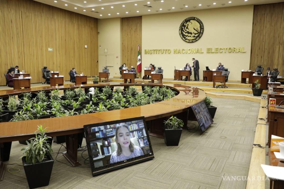 Aplaza discutir INE reelección de diputados