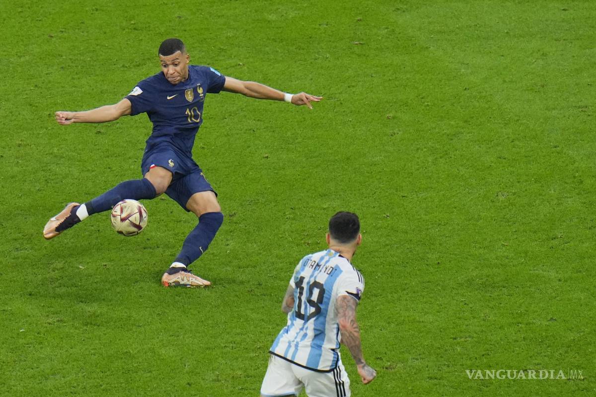 $!Kylian Mbappé anotó los tres tantos de Francia para llevar el juego a penales.