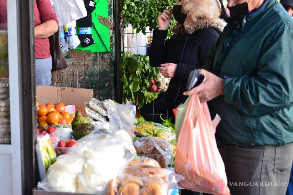 Limón con miel, té de jengibre, ajo y cebolla o eucalipto; los ‘remedios’ más empleados contra el Ómicron en Saltillo