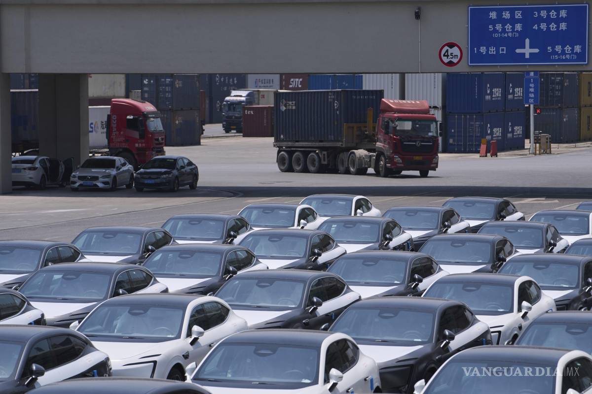 Las exportaciones de China suben en mayo, mientras sus envíos a EU descienden por aranceles